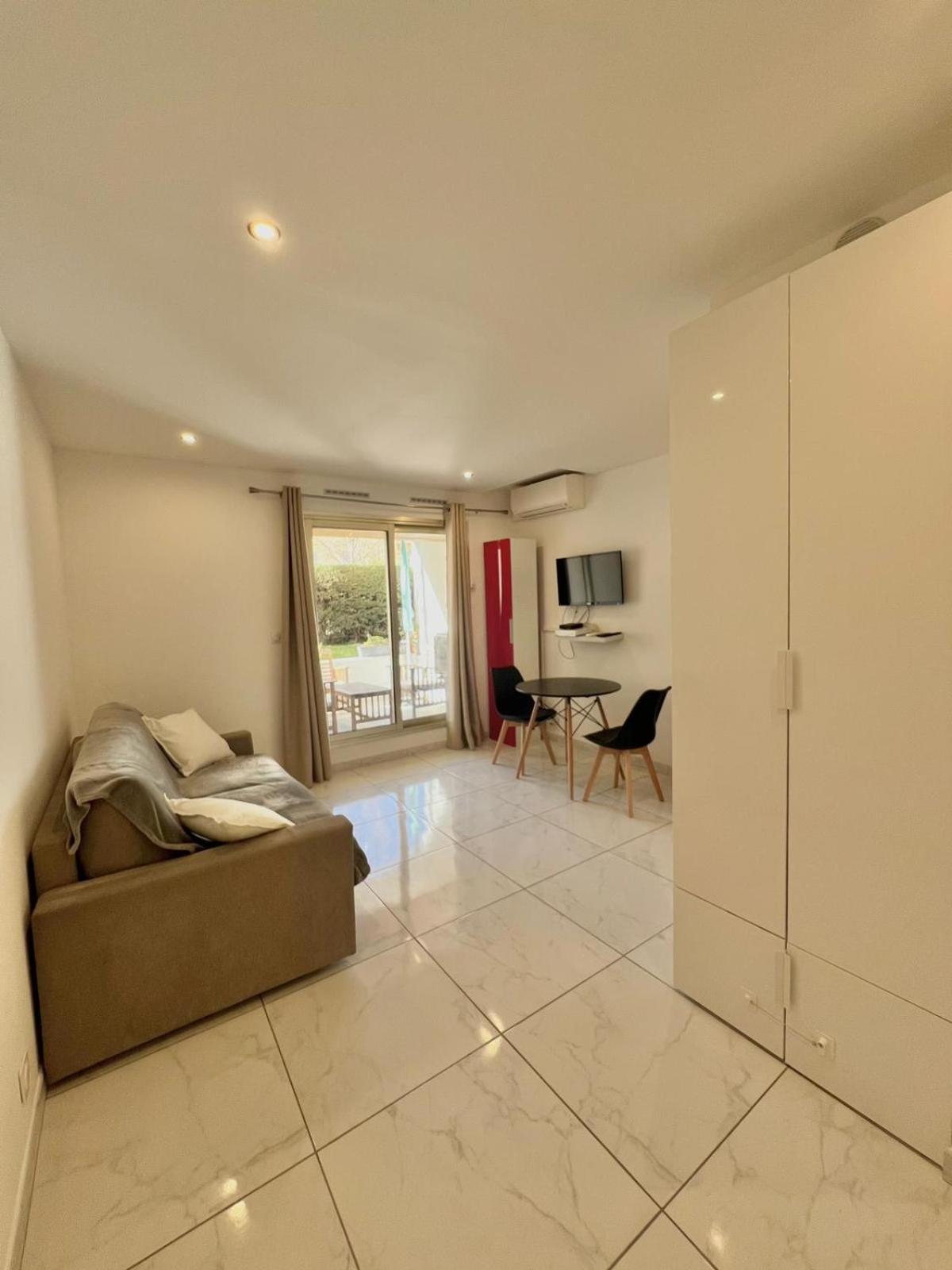 Superbe Studio Terrasse Centre Ville Et Plages A Pieds Cannes Ngoại thất bức ảnh